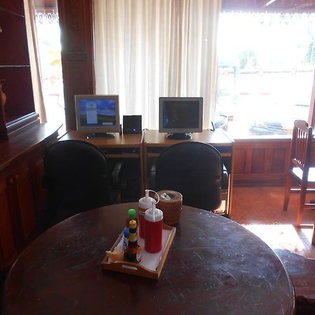 Chanthasom Guesthouse Ban Nongdouang Extérieur photo