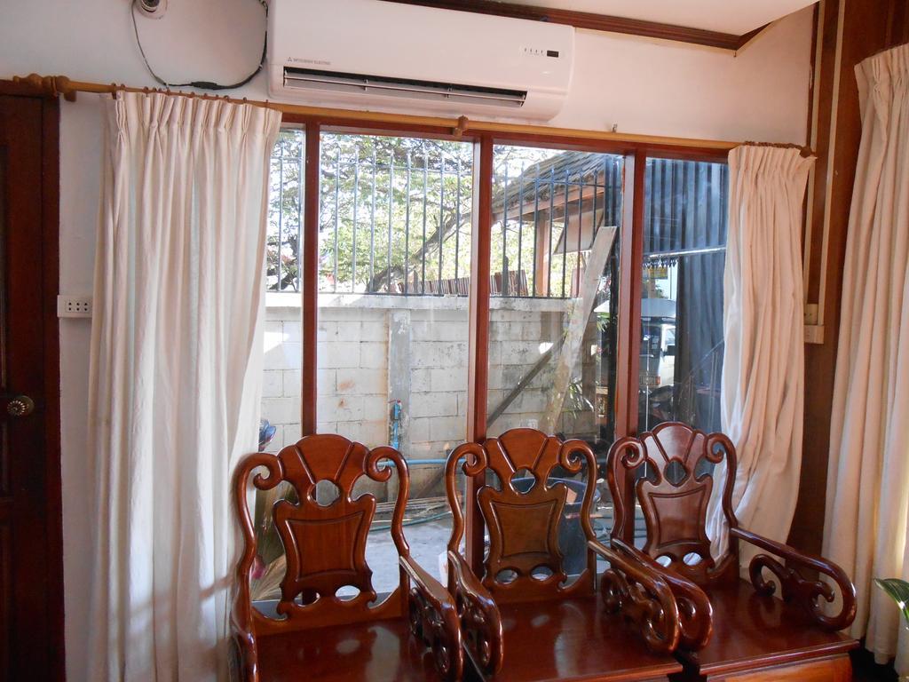 Chanthasom Guesthouse Ban Nongdouang Extérieur photo