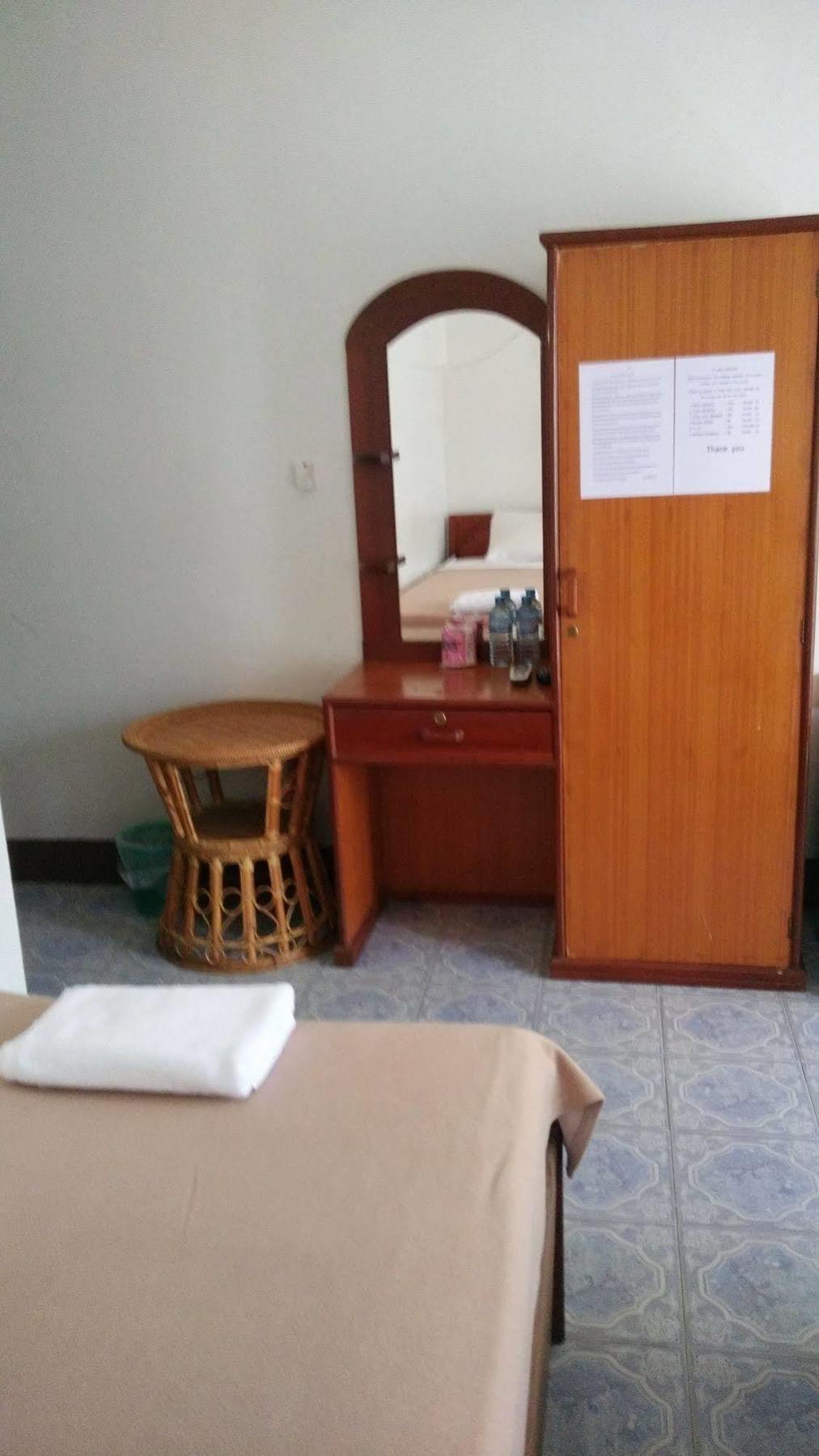 Chanthasom Guesthouse Ban Nongdouang Extérieur photo