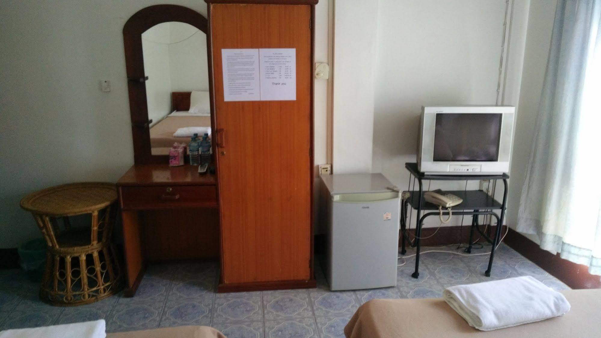 Chanthasom Guesthouse Ban Nongdouang Extérieur photo