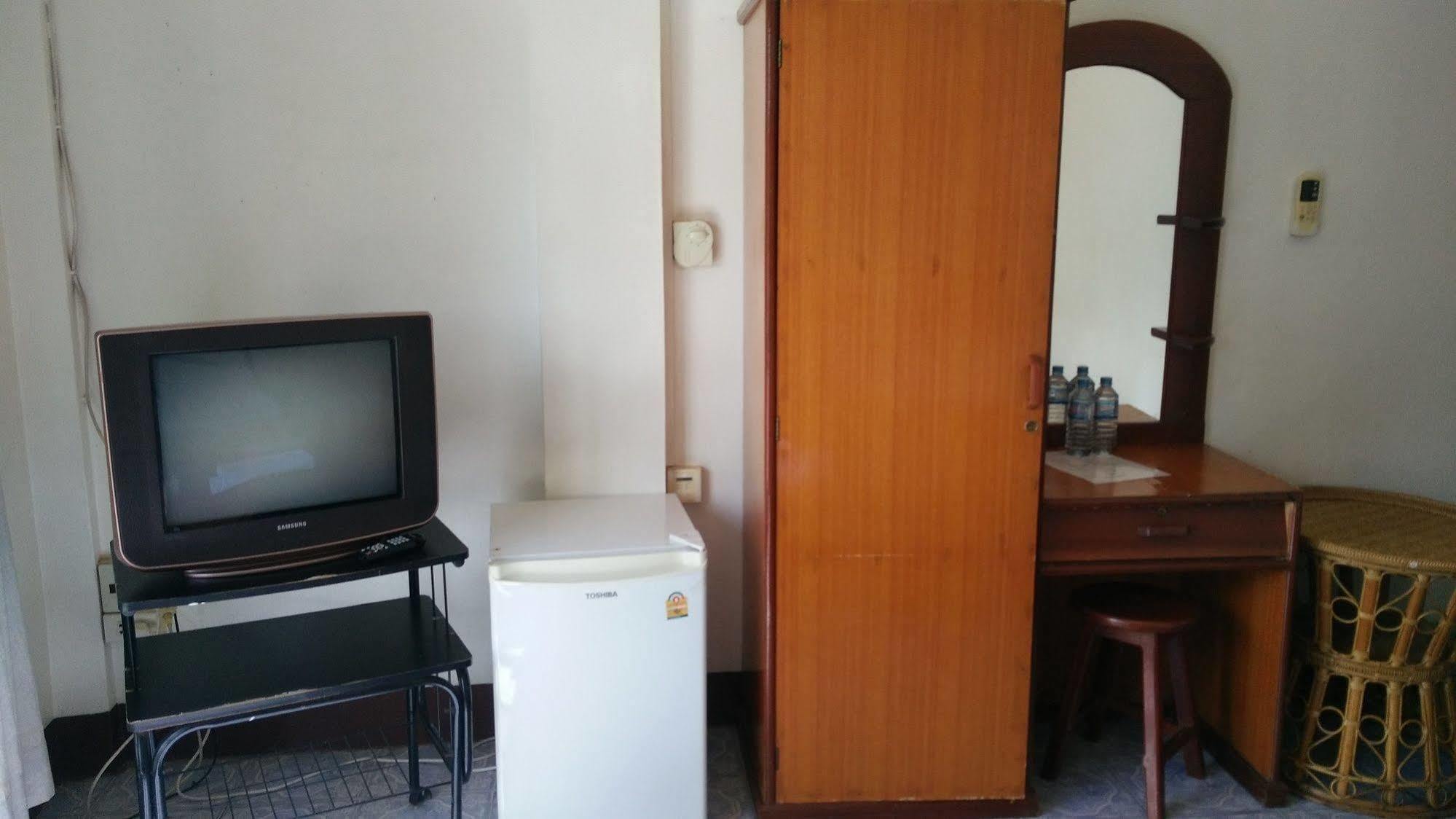 Chanthasom Guesthouse Ban Nongdouang Extérieur photo