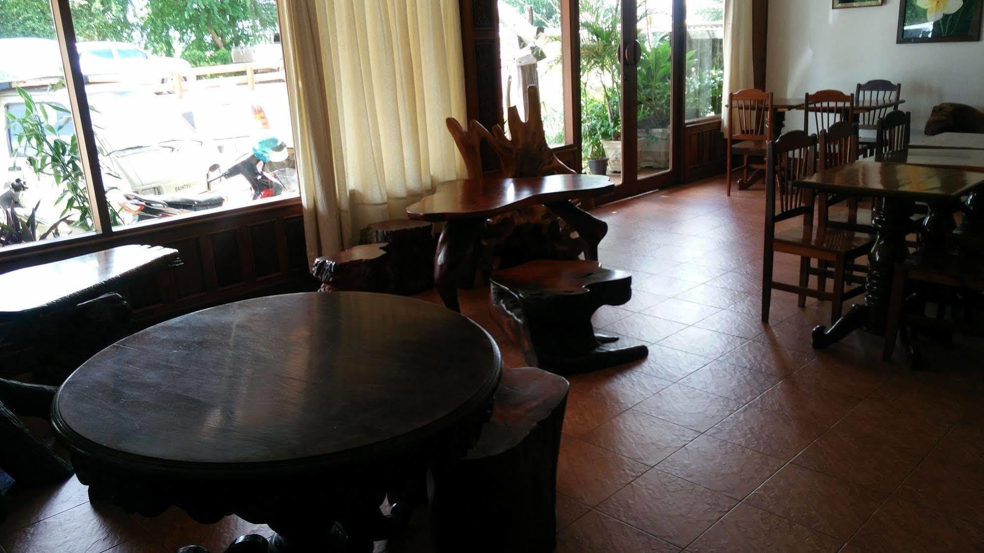 Chanthasom Guesthouse Ban Nongdouang Extérieur photo